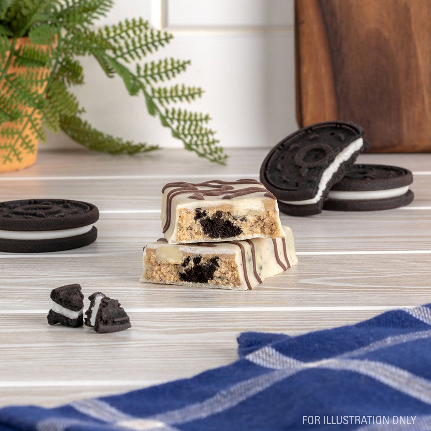 dipped-cookies-and-cream-protein-bars-d6 15807_QN_USA_ProteinBar_CAC_InterimAssetUpdate_Digital-Dipped-ProductCarouselSet_Tabletop1.jpg